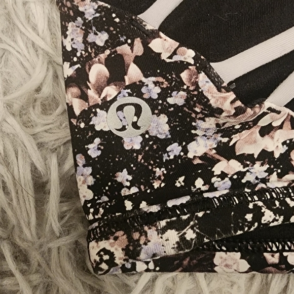 Lululemon sports bra - Picture 3 of 4